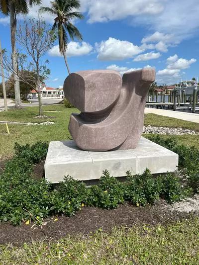 Lutgert Statue